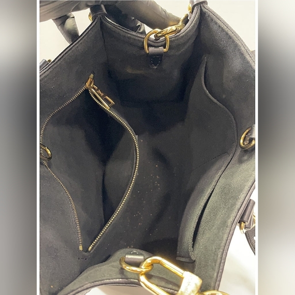 Louis Vuitton OnTheGo PM Black Monogram Empreinte Leather - Picture 7 of 16